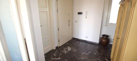 3-salle Appartement à Livorno, Italy No. 223707 19