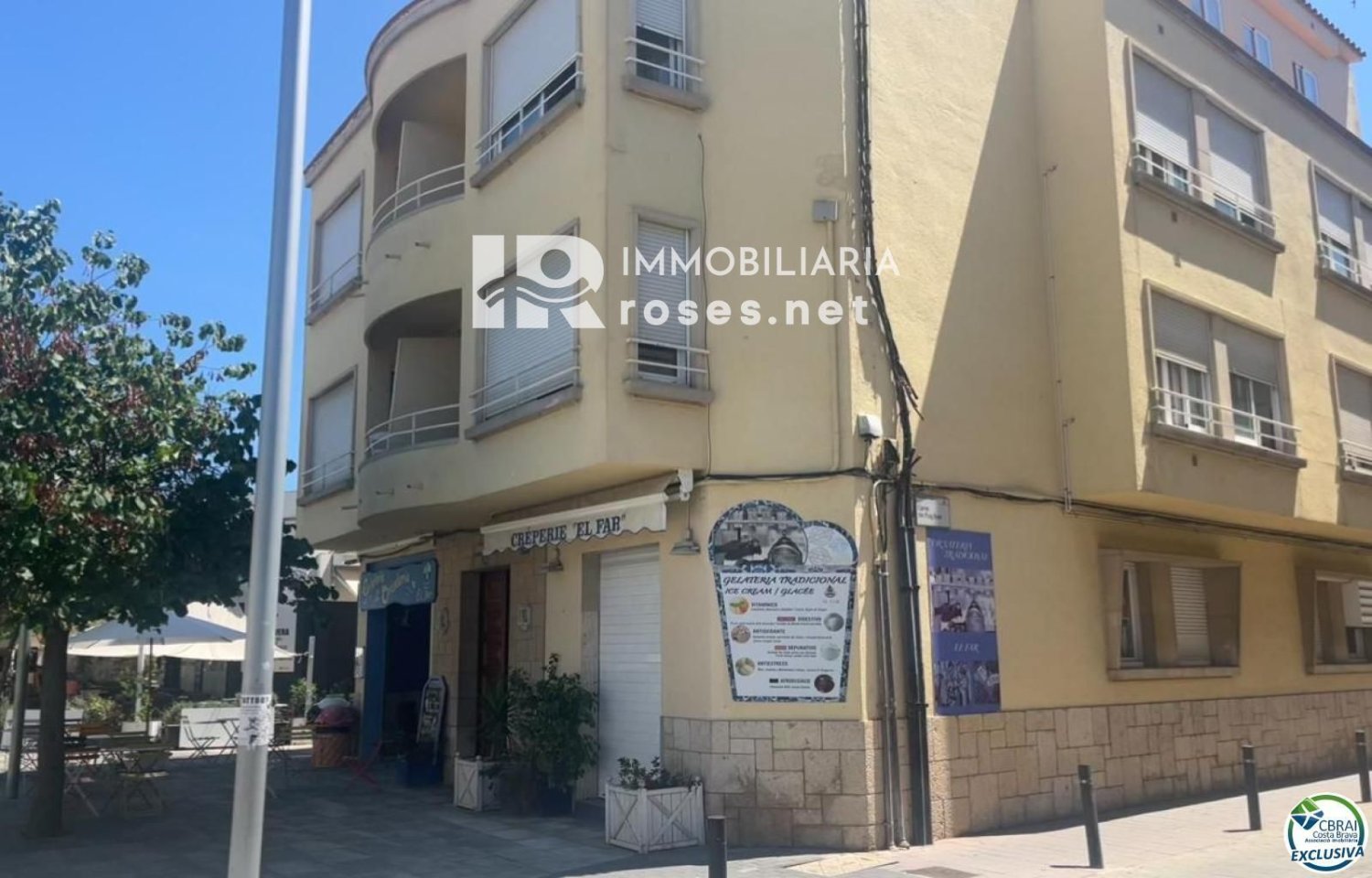  عقار تجاري في Roses, Spain 65متر مربع رقم 277677