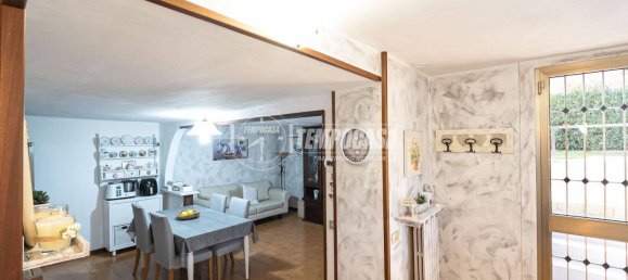 2 bedrooms Villa in Solaro, Italy No. 201203 27