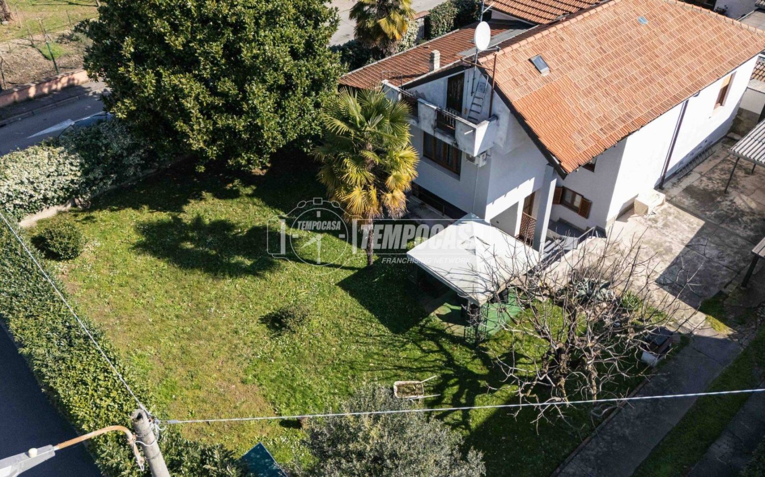 2 bedrooms Villa in Solaro, Italy No. 201203