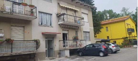 5-salle Appartement à Tolentino, Italy No. 96739 6