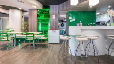 Gewerbliche Immobilie in Granada, Spain 160m², Nr. 181212