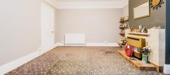 3 bedrooms Commercial property in East Ham, United Kingdom No. 11384 5