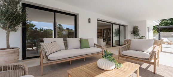 5 bedrooms Villa in Marbella, Spain No. 122938 4