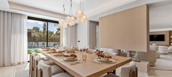 5 bedrooms Villa in Marbella, Spain No. 122938 20