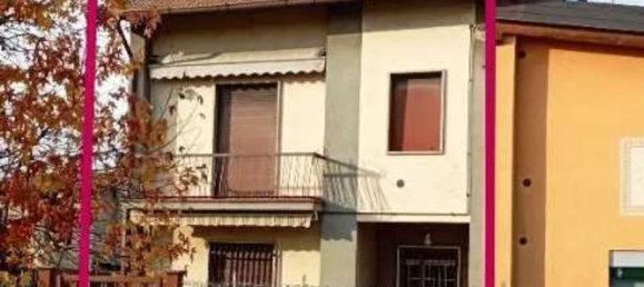 8 rooms House in Fino Mornasco, Italy No. 286292 6