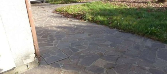 8 rooms House in Fino Mornasco, Italy No. 286292 5