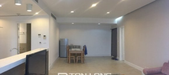 Apartamento de 3 dormitorios en Tay Ho, Vietnam No. 1573 2