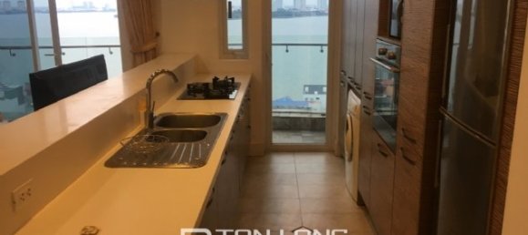 Apartamento de 3 dormitorios en Tay Ho, Vietnam No. 1573 3