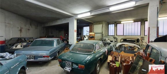 3-salle Entrepôt à Como, Italy No. 150779 6