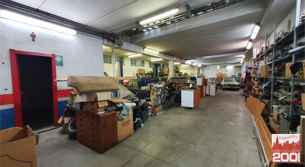 3-salle Entrepôt à Como, Italy No. 150779