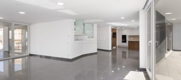 4 bedrooms Villa in Lagos, Portugal No. 7595 3