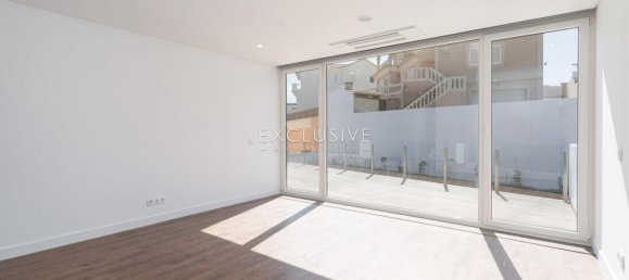 4 bedrooms Villa in Lagos, Portugal No. 7595 10