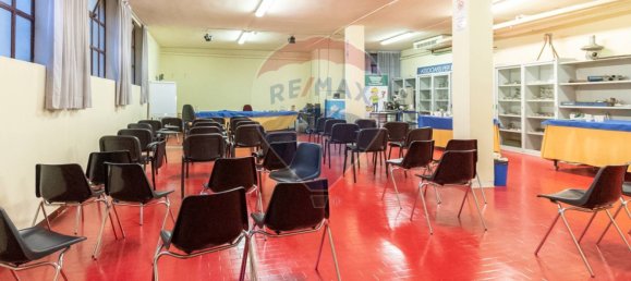2 rooms Commercial property in Brescia, Italy No. 52585 2