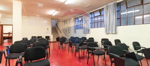 2 rooms Commercial property in Brescia, Italy No. 52585 3