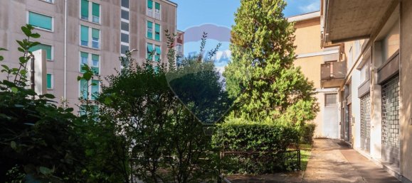 2 rooms Commercial property in Brescia, Italy No. 52585 24