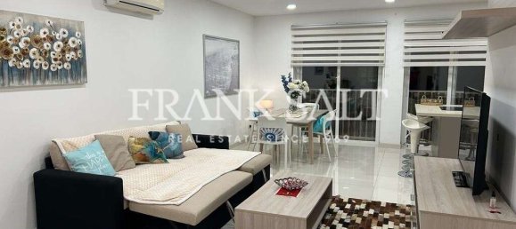 2 bedrooms Apartment in Gzira, Malta No. 5033 2