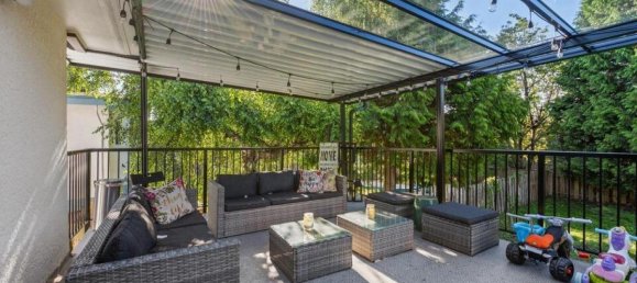 5 bedrooms House in British Columbia, Canada No. 1319 9