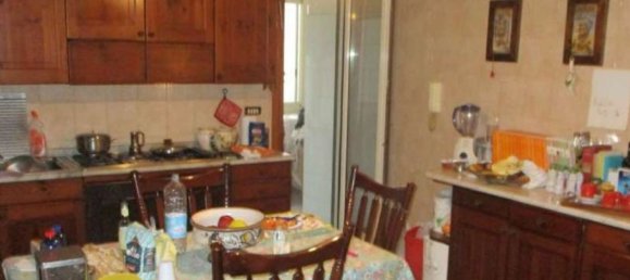 7-salle Appartement à Messina, Italy No. 47802 16