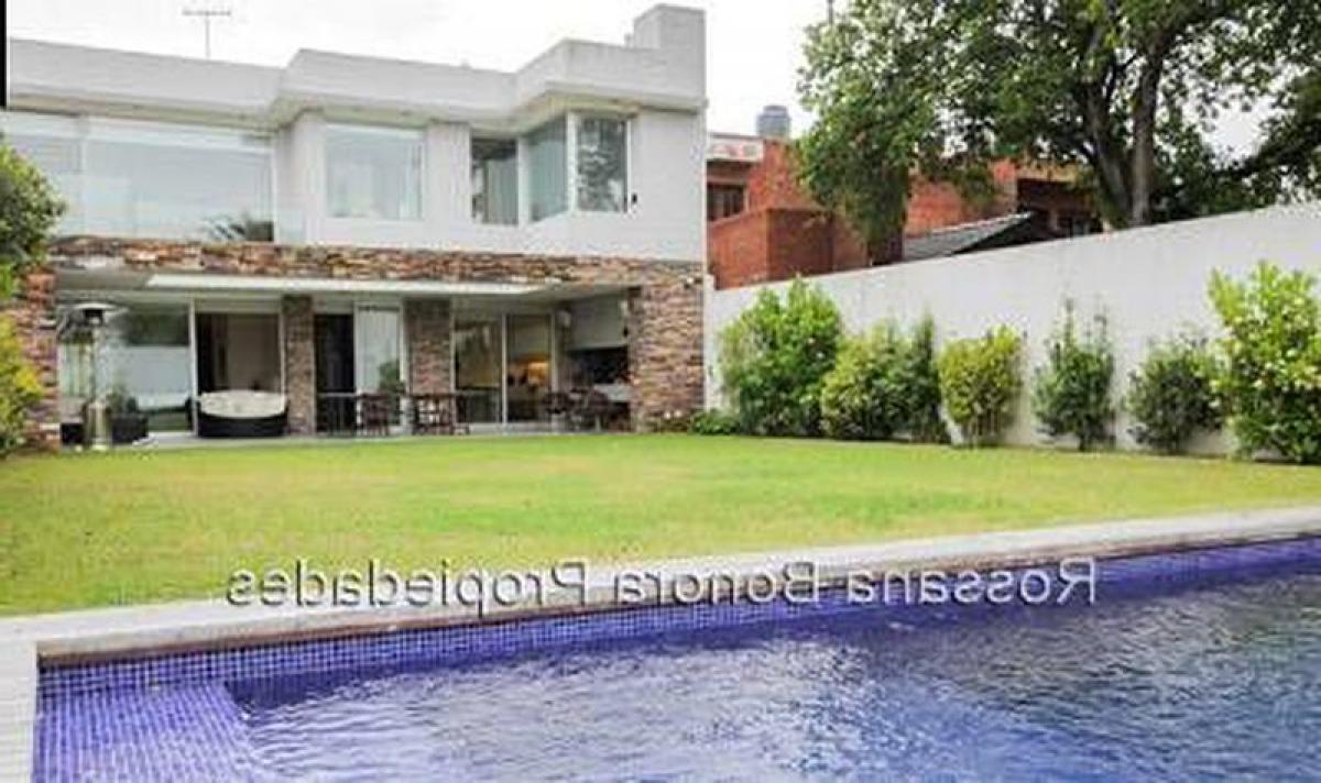 3 bedrooms House in Montevideo, Uruguay No. 4111