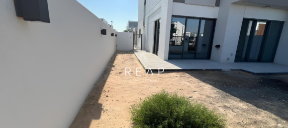 4 bedrooms Townhouse in Dubai Land, UAE No. 30892 6
