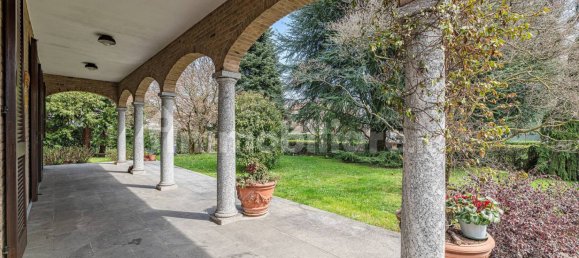 3 bedrooms Villa in Brivio, Italy No. 337526 38