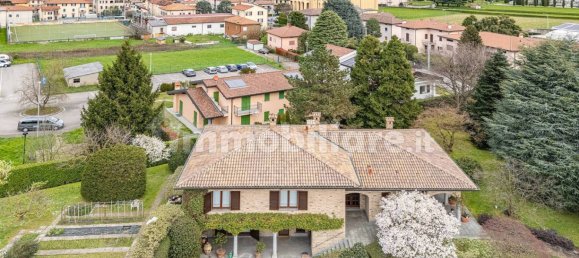 3 bedrooms Villa in Brivio, Italy No. 337526 28