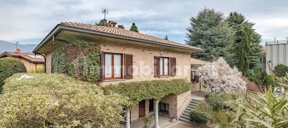 3 bedrooms Villa in Brivio, Italy No. 337526 22