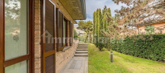 3 bedrooms Villa in Brivio, Italy No. 337526 17