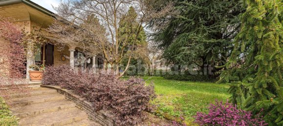 3 bedrooms Villa in Brivio, Italy No. 337526 12