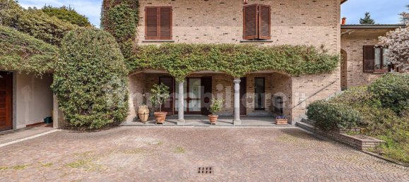 3 bedrooms Villa in Brivio, Italy No. 337526 9