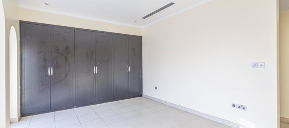 Вилла с 3 спальнями в Jumeirah Park, ОАЭ № 13718 10