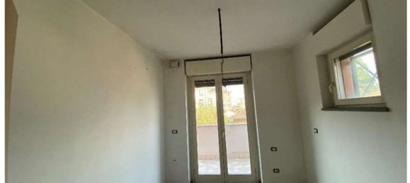 Apartamento de 4 divisões em Abbiategrasso, Italy N.º 7857 6