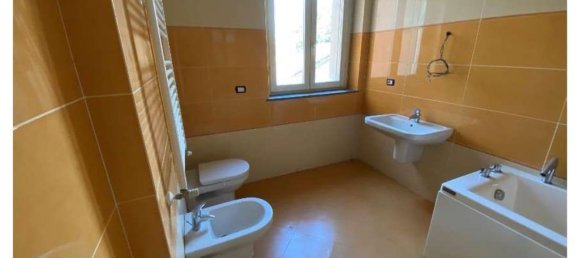 Apartamento de 4 divisões em Abbiategrasso, Italy N.º 7857 7