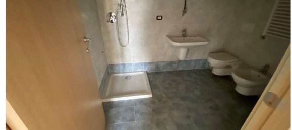 Apartamento de 4 divisões em Abbiategrasso, Italy N.º 7857 5