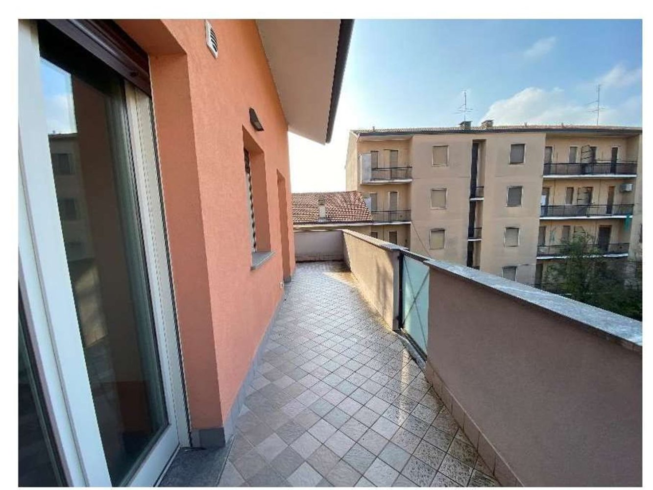 Apartamento de 4 divisões em Abbiategrasso, Italy N.º 7857