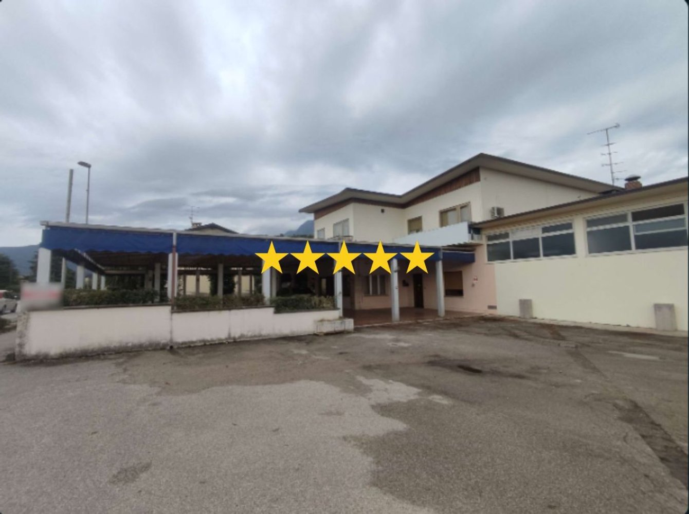 Apartamento de 7 dormitorios en Udine, Italy No. 401508