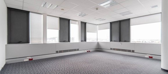 Oficina en Wels, Austria 678 m² No. 112067 2