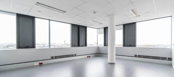 Oficina en Wels, Austria 678 m² No. 112067 3