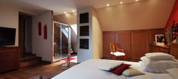 Casa de 5 dormitorios en La Ferte-Saint-Cyr, France No. 227630 8