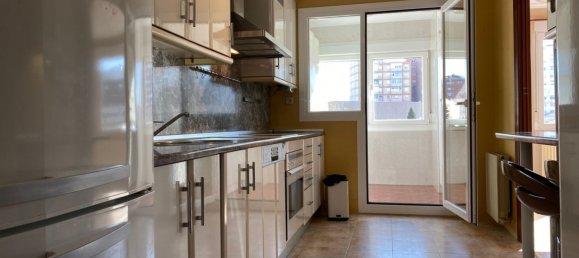 4 bedrooms Apartment in Valladolid, Spain No. 60210 8