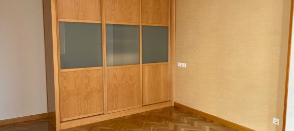 4 bedrooms Apartment in Valladolid, Spain No. 60210 23