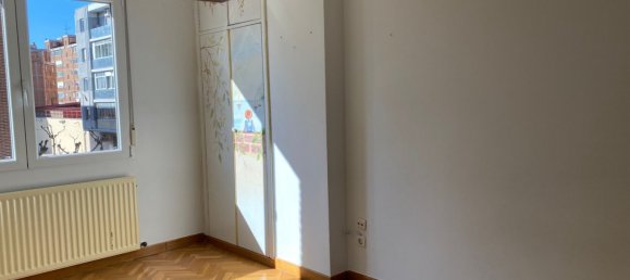 4 bedrooms Apartment in Valladolid, Spain No. 60210 28