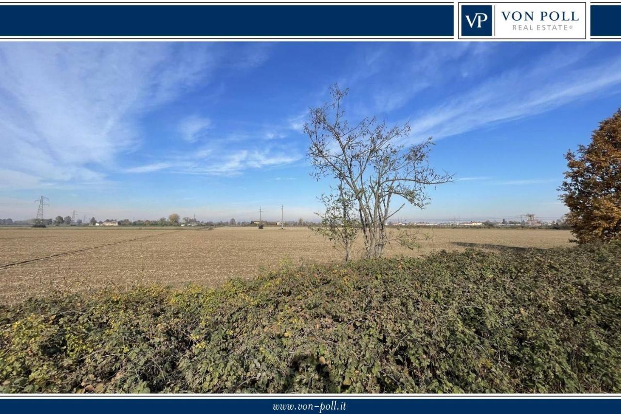 Terrain à Secugnago, Italy 155000m² No. 25866