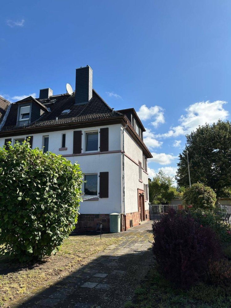 4غرفة شقة في Frankfurt am Main, Germany رقم 323802