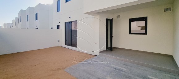4 bedrooms Villa in Yas Island, UAE No. 29610 5