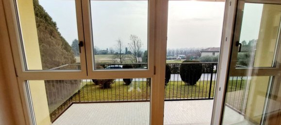 Квартира с 4 комнатами в Азоло, Италия № 177571 2