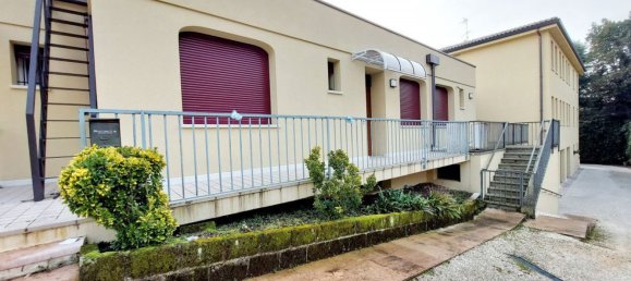 Квартира с 4 комнатами в Азоло, Италия № 177571 20