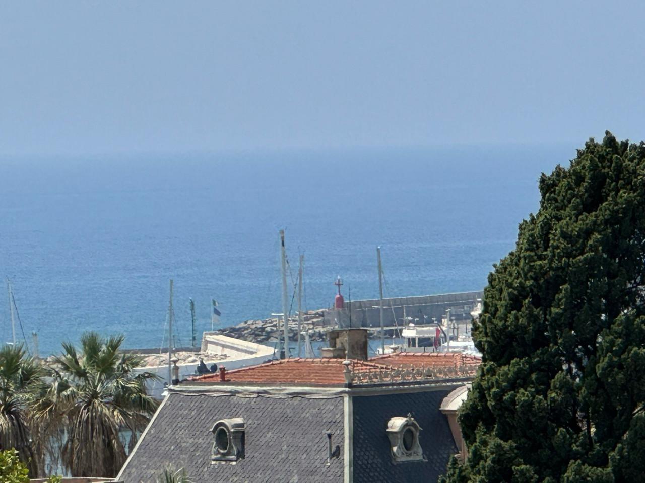 5 rooms Apartment in Sanremo, Italy No. 238266