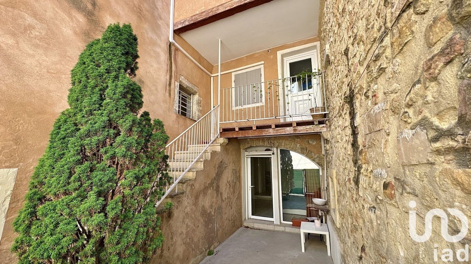 2 bedrooms House in Orange, France No. 295065